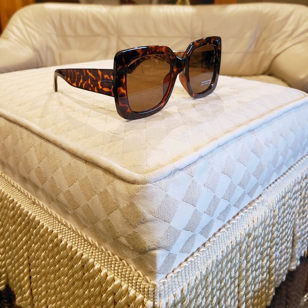 Tortoise oversized sunglasses - Picture 2 of 3